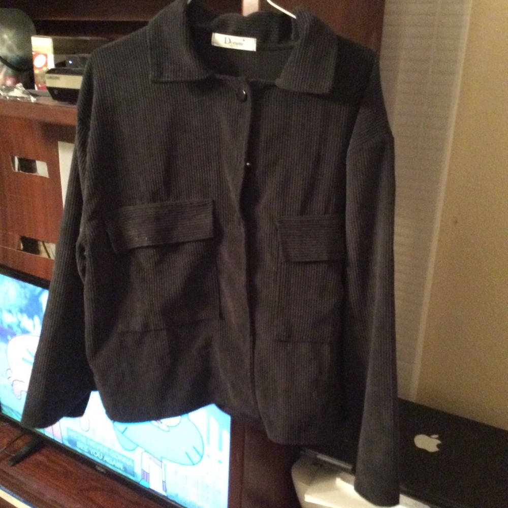 the CUTEST black vintage jacket